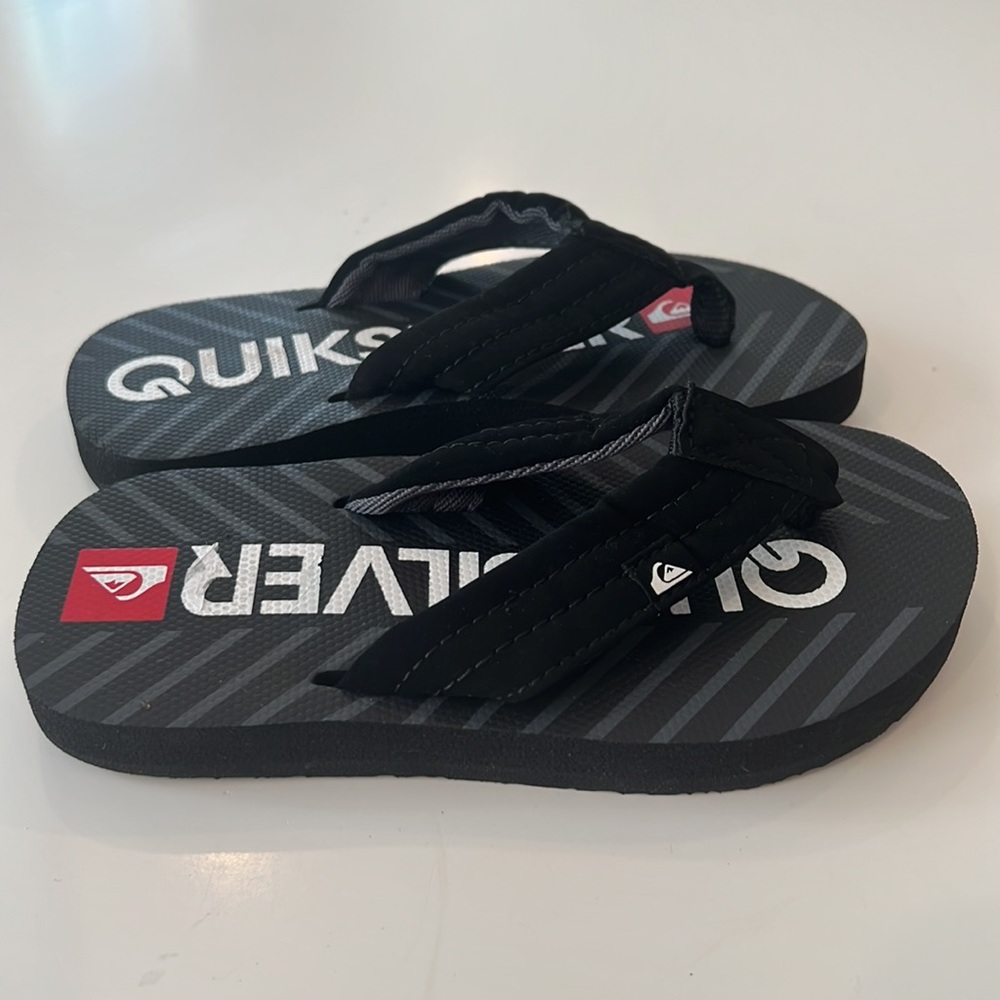 Quiksilver flip flops